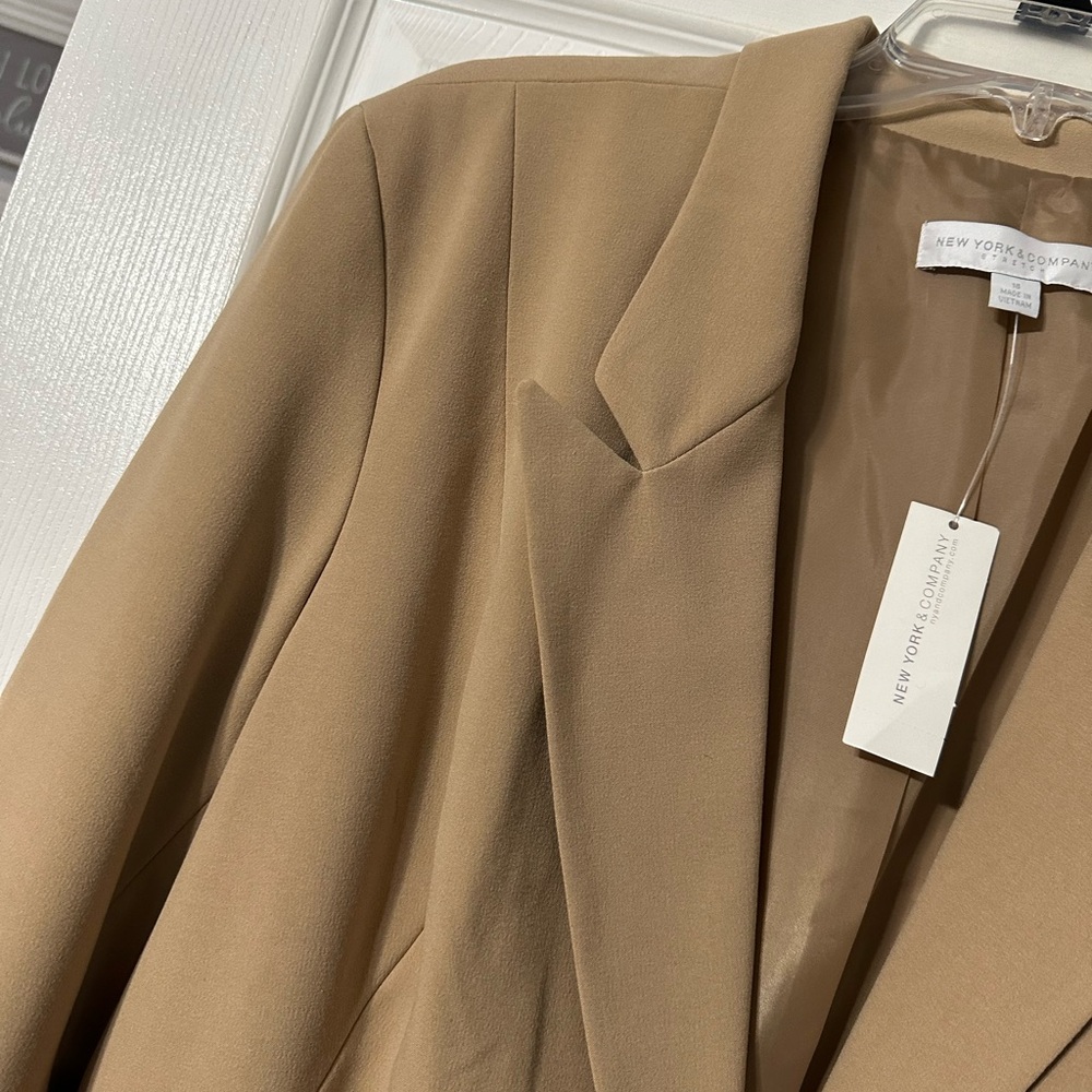 New York & Company Tan Blazer - Picture 4 of 16